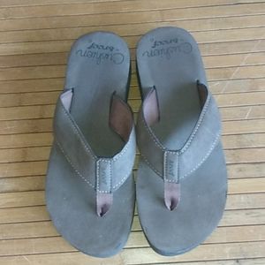 Cushion Reef Sandals